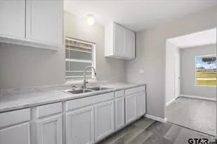 253 N Pecan, Van, TX 75790 - Photo 8