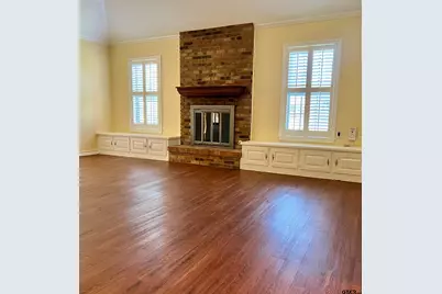 218 Heritage Cir, Tyler, TX 75703 - Photo 2