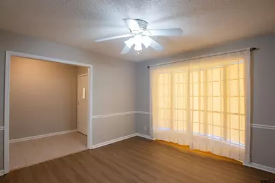 604 Hampshire St, Longview, TX 75605 - Photo 8