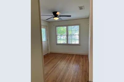 302 E South Street, Lindale, TX 75771 - Photo 10