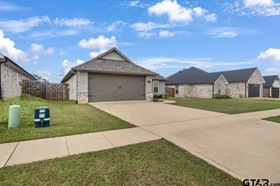 1802 Forestdale Boulevard, Whitehouse, TX 75791 - Photo 2