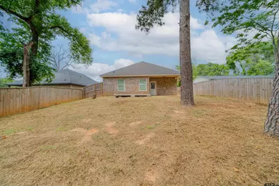 2006 W Oakwood St, Tyler, TX 75702 - Photo 18