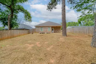 2006 W Oakwood St, Tyler, TX 75702 - Photo 18