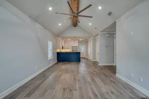 2006 W Oakwood St, Tyler, TX 75702 - Photo 8