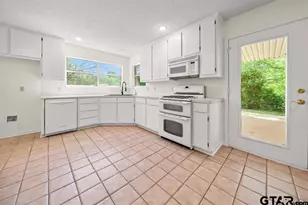 1707 Co Rd 4101, Jacksonville, TX 75766 - Photo 14