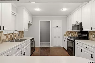 3217 Libbie, Tyler, TX 75707 - Photo 8