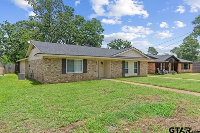 2802 Anita Ln, Tyler, TX 75703 - Photo 2
