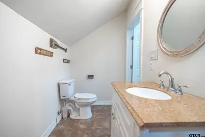 200 W Van St, Lindale, TX 75771 - Photo 30