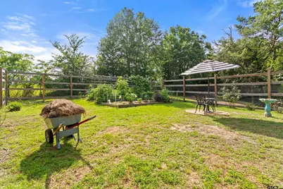 1075 Anderson Co Road 323, Palestine, TX 75803 - Photo 12