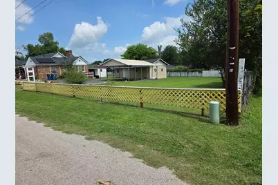 200 Rogers, Henderson, TX 75654 - Photo 2