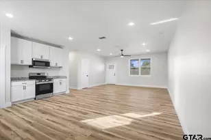 384 Guadalupe St, Bullard, TX 75757 - Photo 4