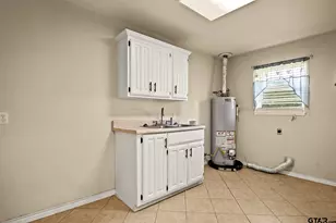 119 W Billy Daniels Pkwy, Mount Pleasant, TX 75455 - Photo 18