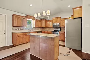 119 W Billy Daniels Pkwy, Mount Pleasant, TX 75455 - Photo 10