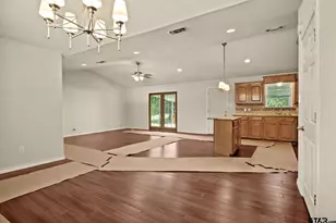 119 W Billy Daniels Pkwy, Mount Pleasant, TX 75455 - Photo 4