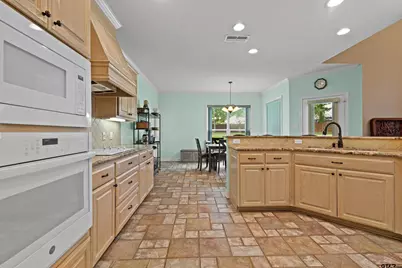 2404 Sugar Creek Circle, Longview, TX 75605 - Photo 18