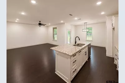19356 Cedarpark Pl, Lindale, TX 75771 - Photo 16