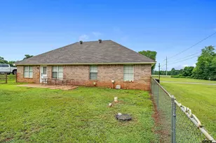 328 County Rd 4220, Jacksonville, TX 75766 - Photo 4