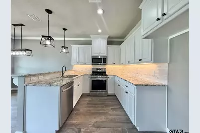 332 Kingdom Blvd, Lindale, TX 75771 - Photo 6