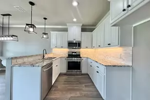 332 Kingdom Blvd, Lindale, TX 75771 - Photo 6