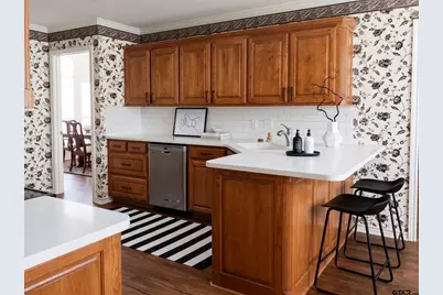 2005 Ventureview St, Palestine, TX 75803 - Photo 8