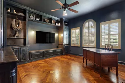 822 Estrella Del Mar, Tyler, TX 75703 - Photo 4