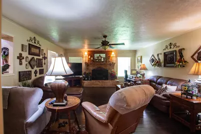 1011 Camille Dr, Longview, TX 75605 - Photo 8