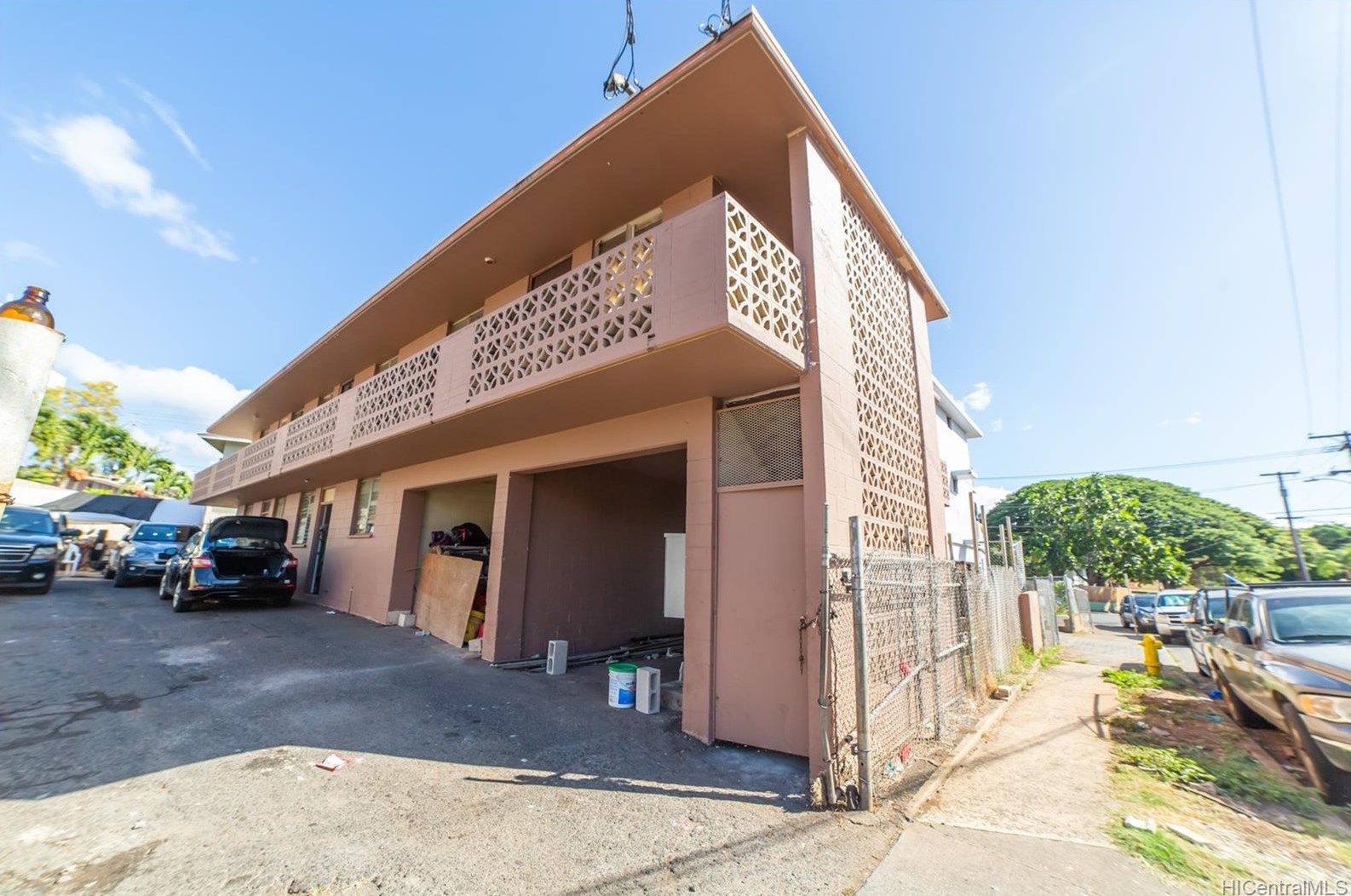 94322 Pupuole St, Waipahu, HI 96797-2300