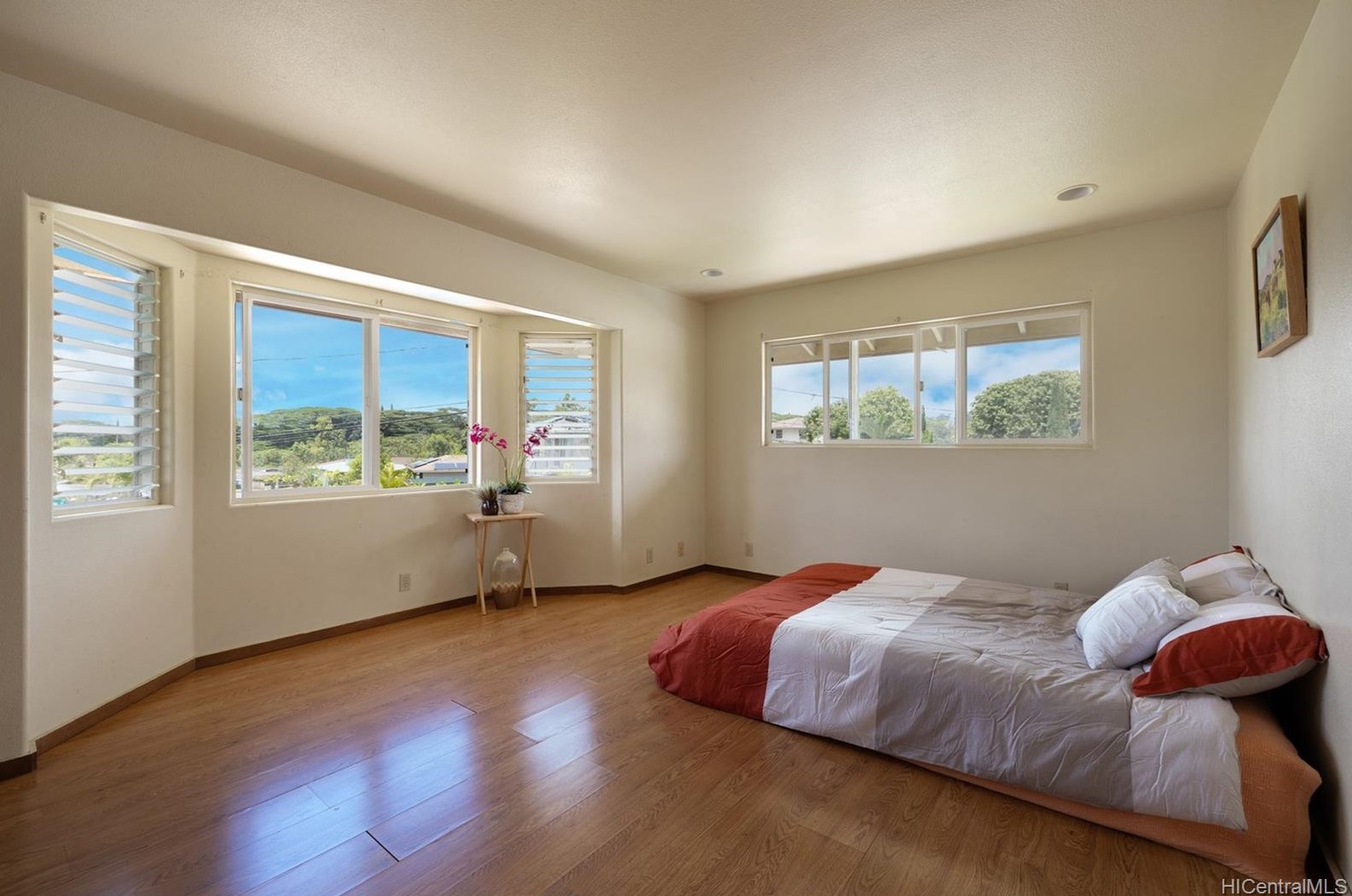 184 Kilea Pl, Wahiawa, HI 96786-2758