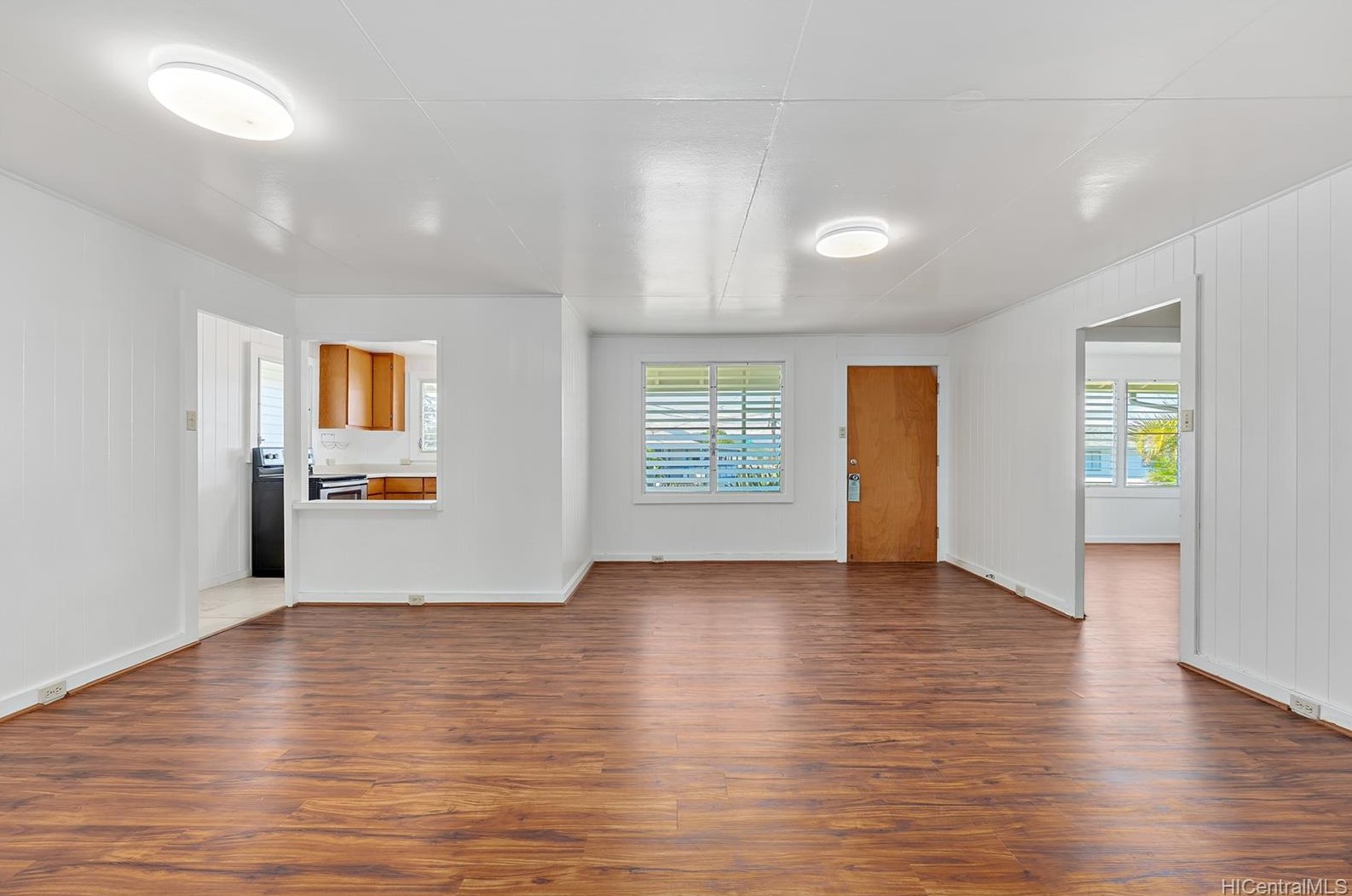 1077 Mowai St, Kailua, HI 96734-3826