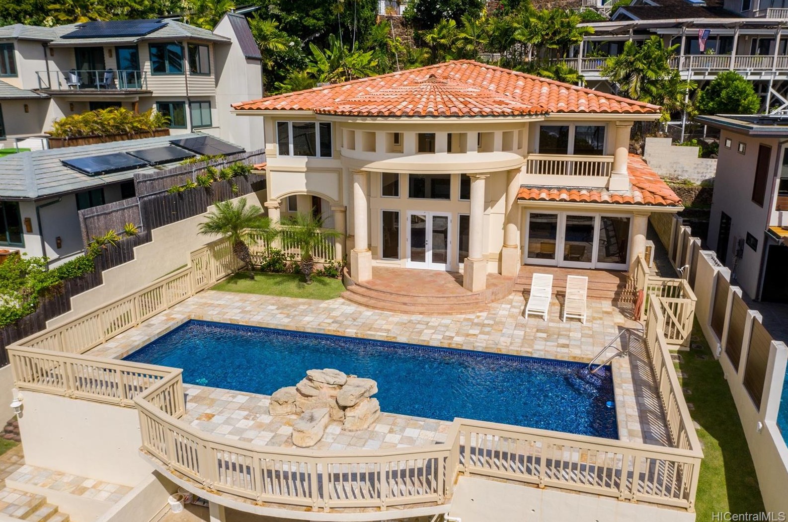 4323 Kaikoo Pl, Honolulu, HI 96816-4825
