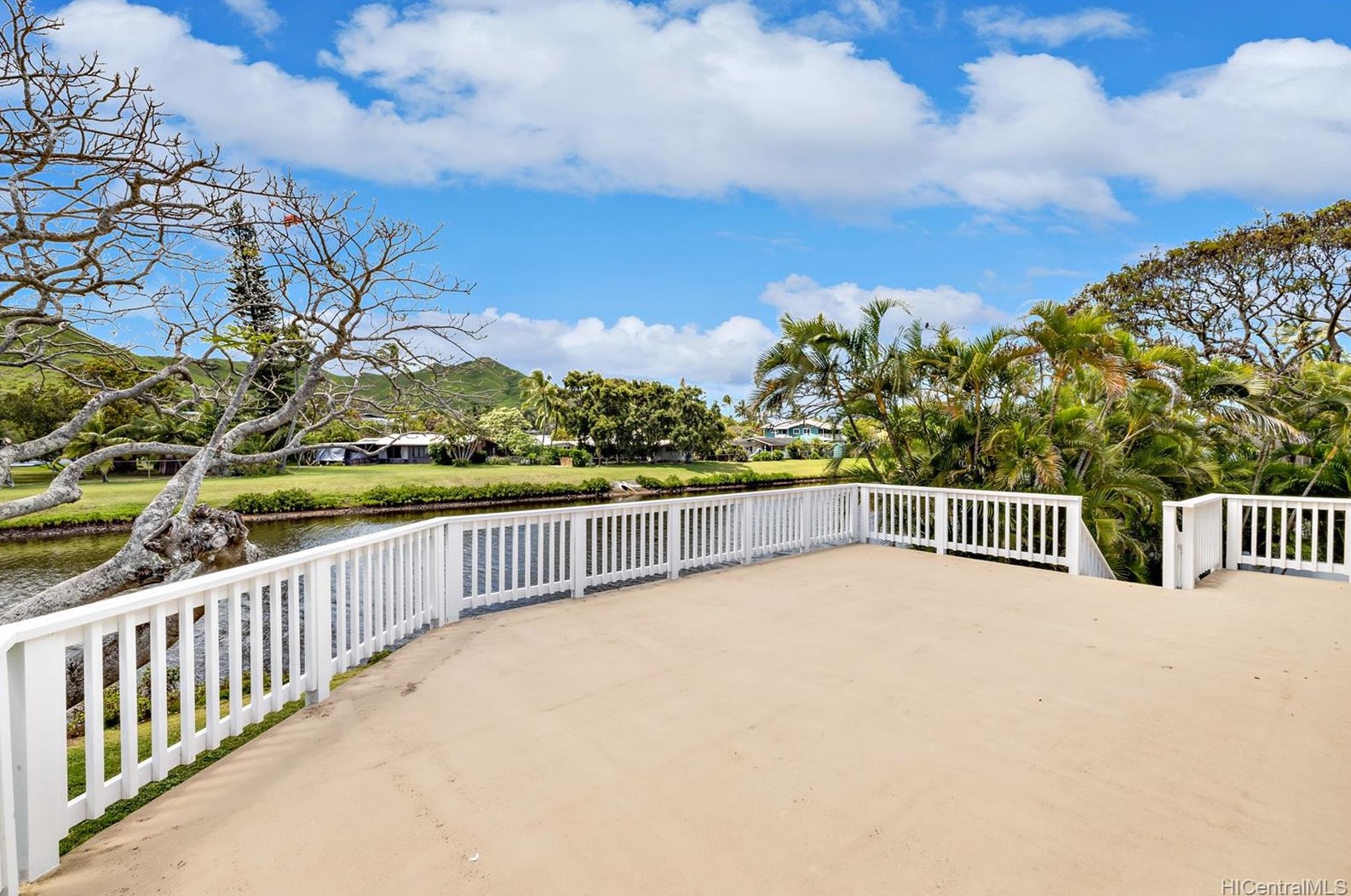 1203 Kainui Dr, Kailua HI  96734-1934 exterior