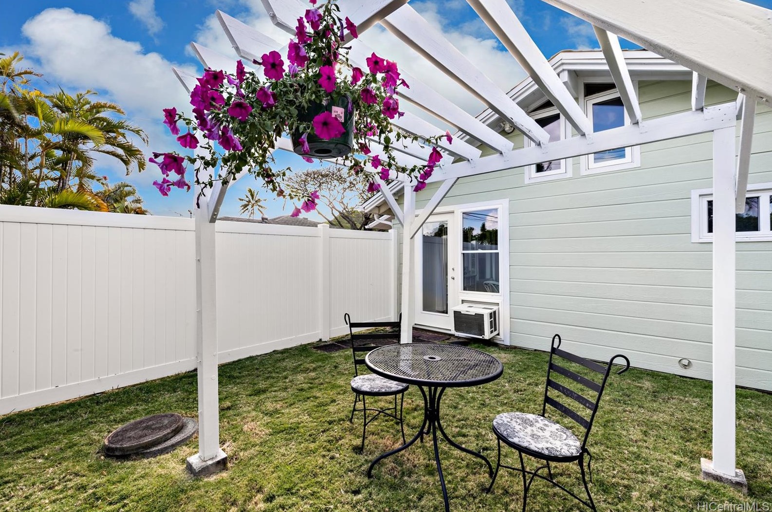 1203 Kainui Dr, Kailua HI  96734-1934 exterior