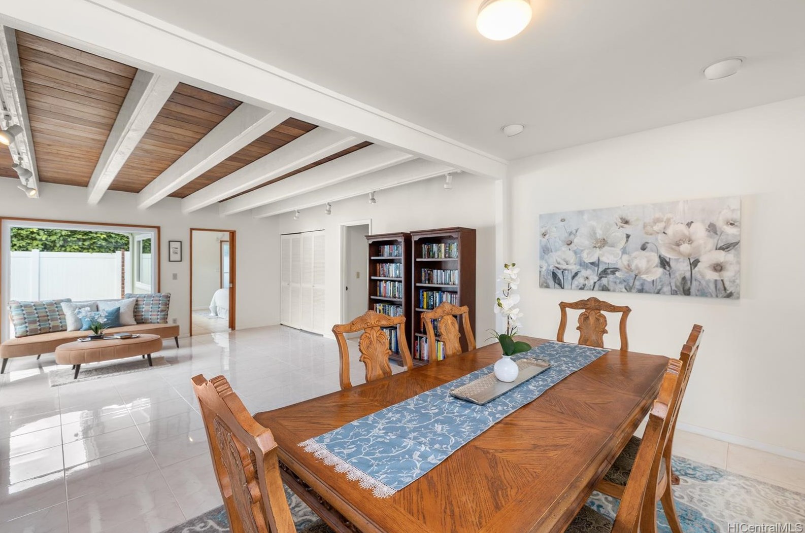 1203 Kainui Dr, Kailua HI  96734-1934 exterior