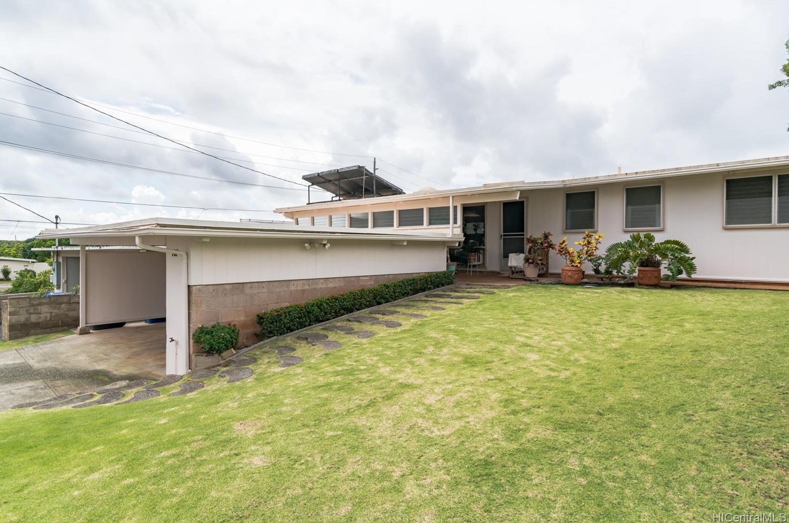 707 Hooluu St, Pearl City, HI 96782-2145