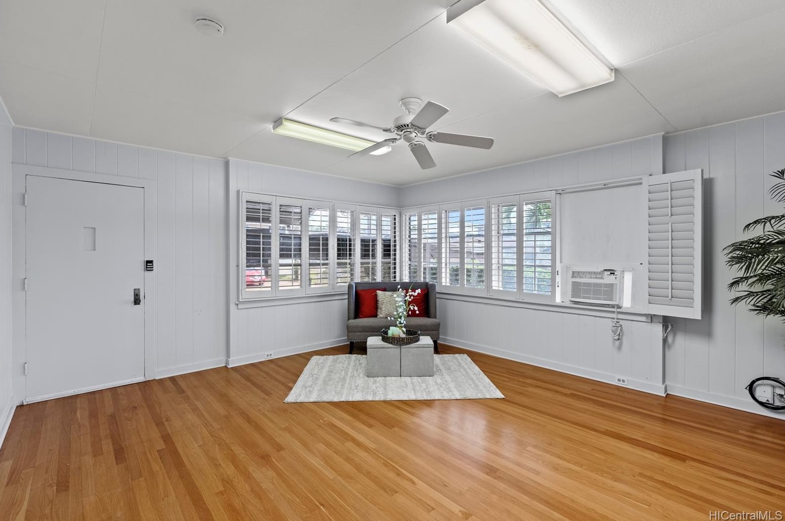 98117 Kaulike Dr, Pearl City, HI 96782-3226