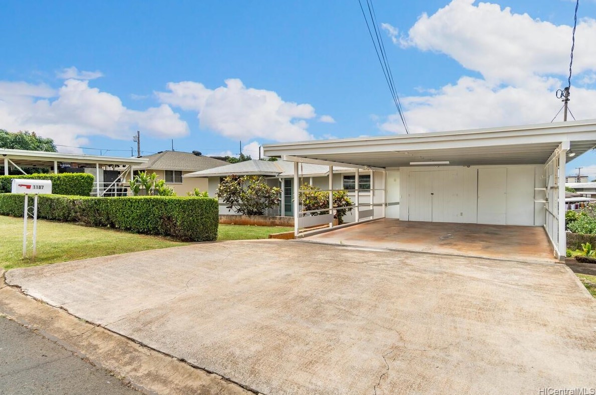 1187 Hookahi St, Pearl City, HI 96782