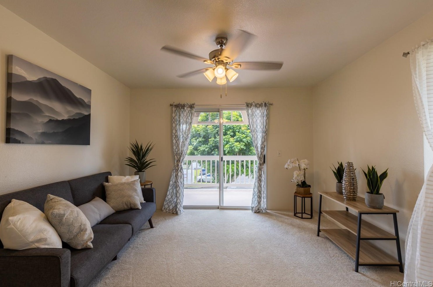94-614 Lumiaina St, Waipahu, HI 96797