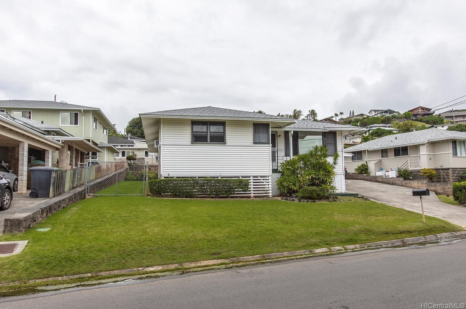 1111 Manulani St, Kailua, HI 96734-3802