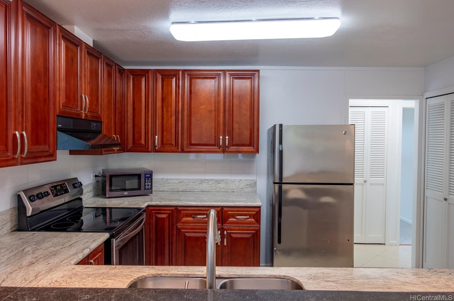 1006 Maunawili Rd, Kailua, HI 96734-4624
