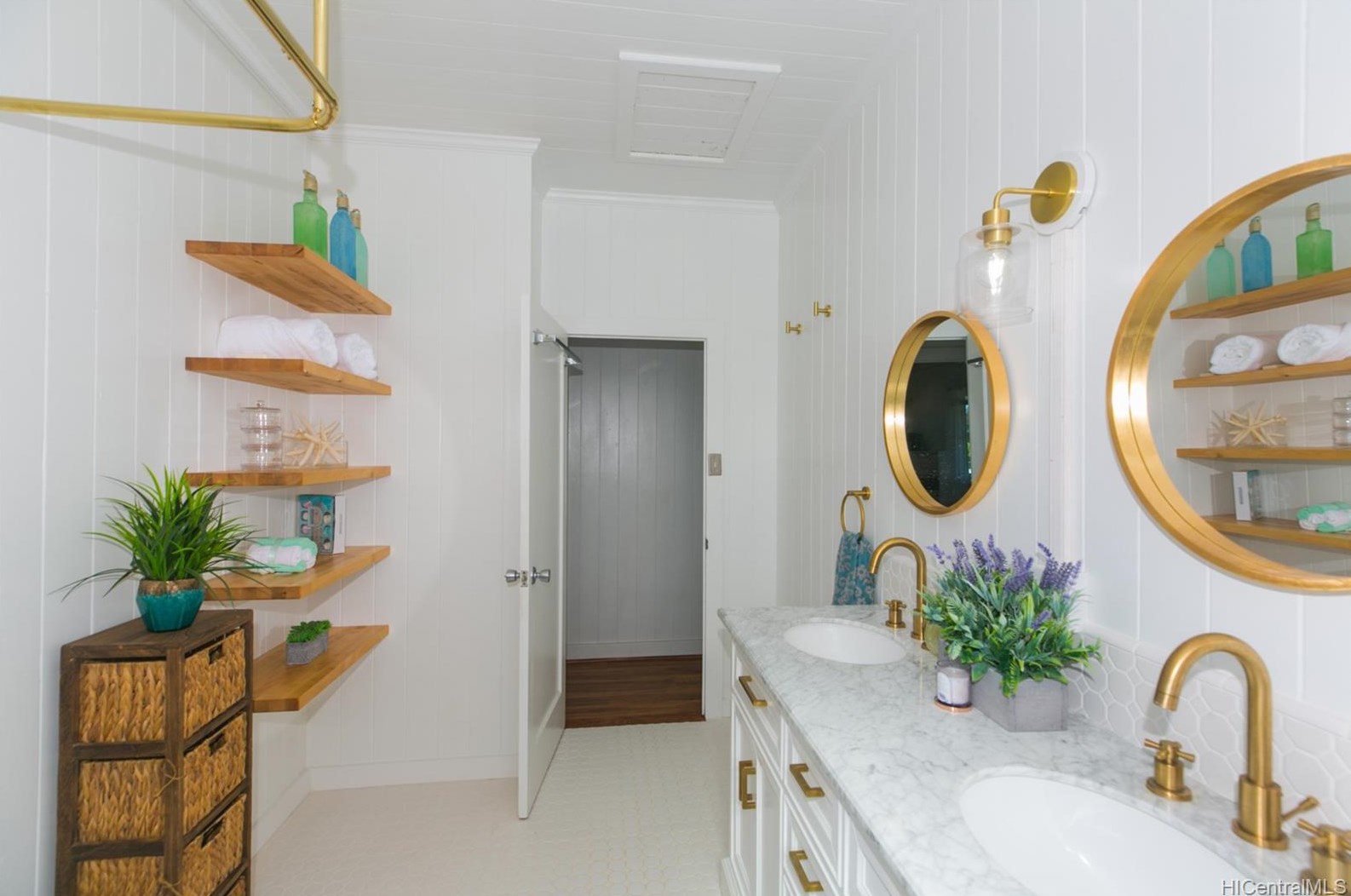 1396 Loko Dr, Wahiawa HI  96786-2352 exterior