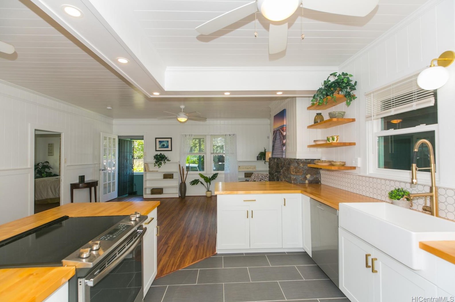 1396 Loko Dr, Wahiawa HI  96786-2352 exterior