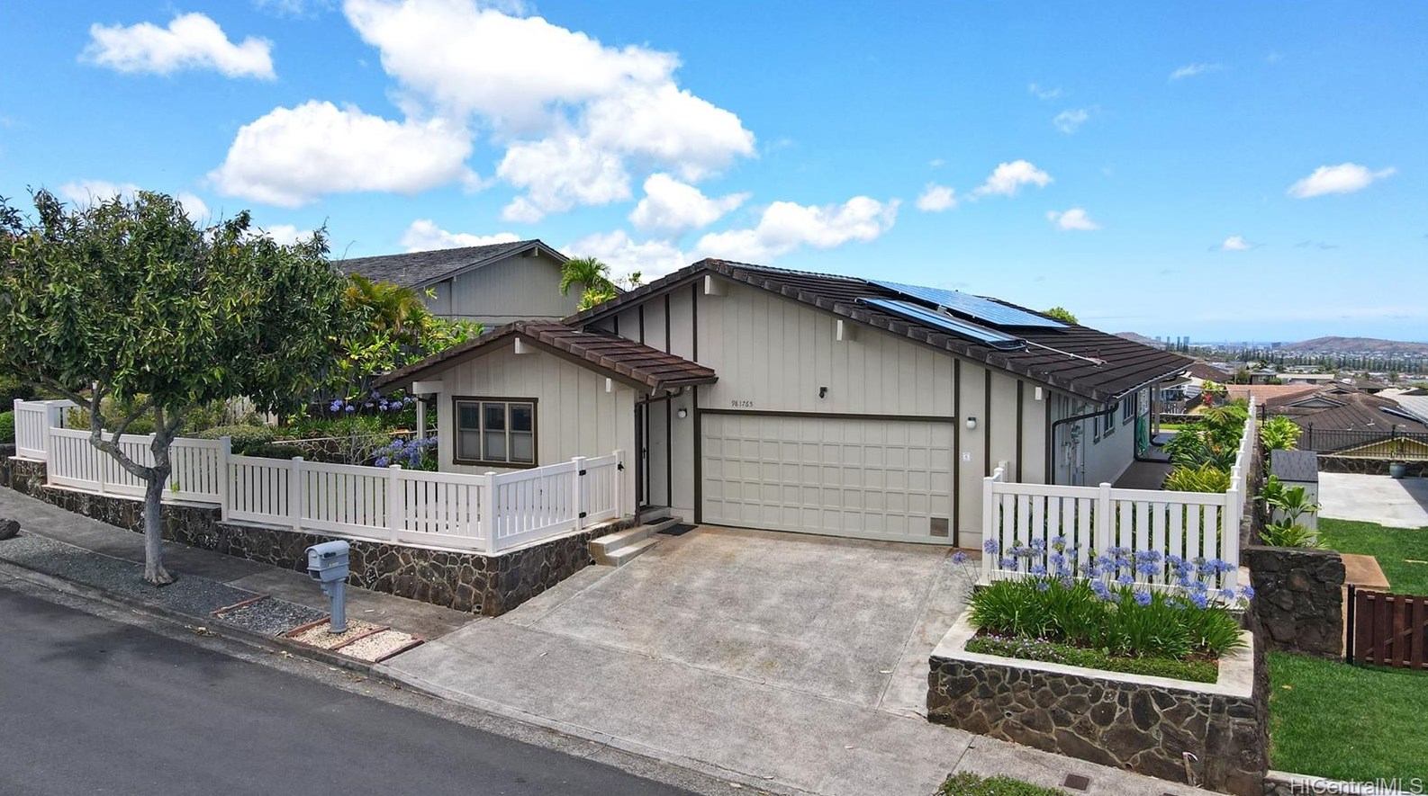 98-1765 Ipuala Loop, Aiea, HI 96701