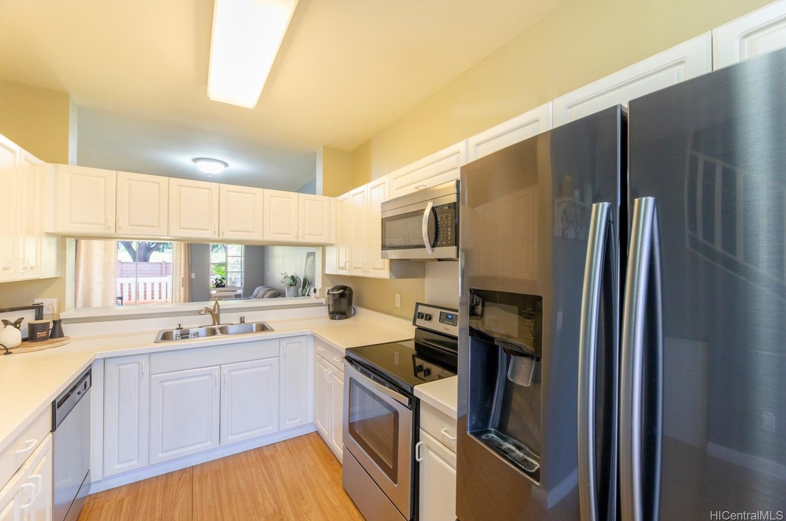 94-698 Lumiauau St, Waipahu, HI 96797