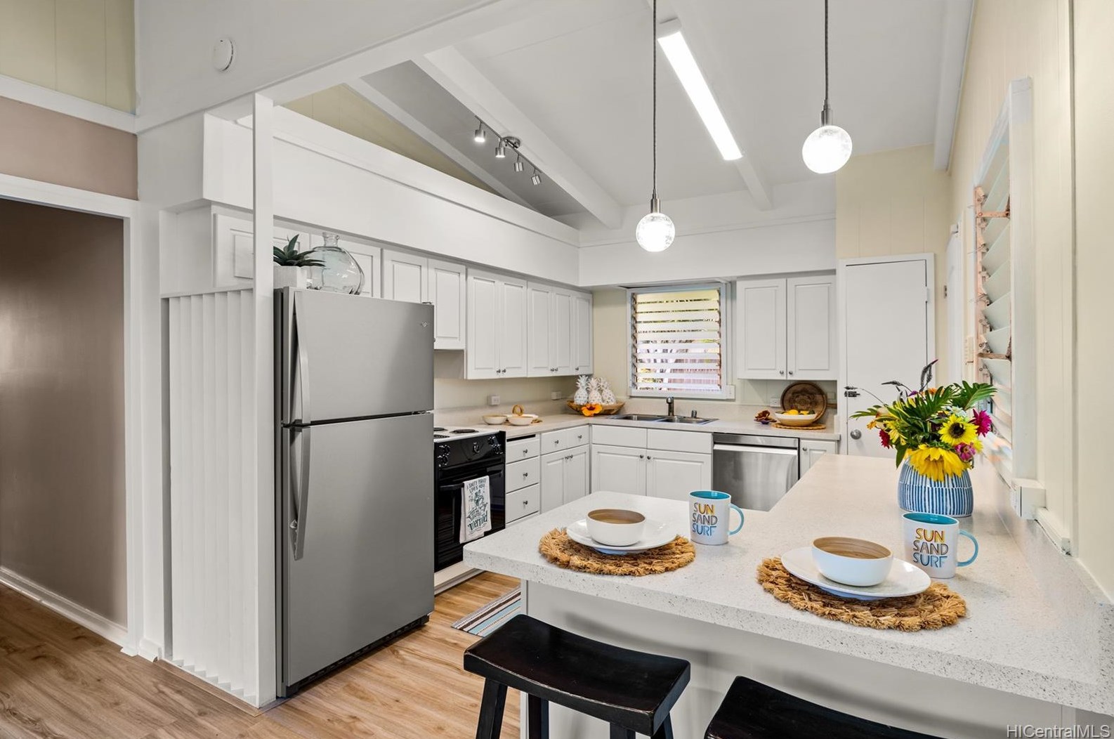 512 Ilimano St, Kailua HI  96734-1829 exterior