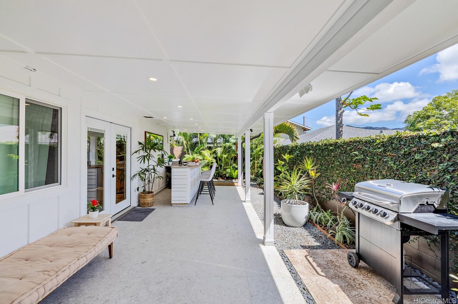 321 Kealahou Pl, Kailua, HI 96734-2451