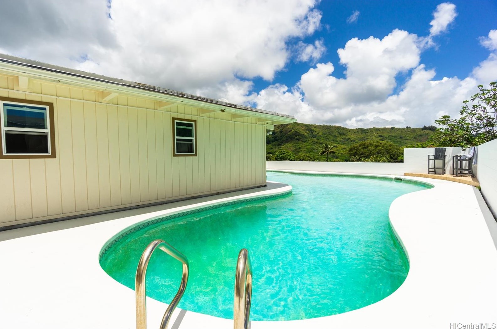 1328 Manu Aloha St, Kailua, HI 96734-4314