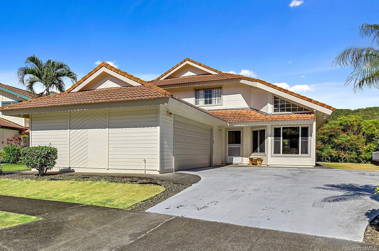 1652 Paukiki St, Kailua, HI 96734-4176