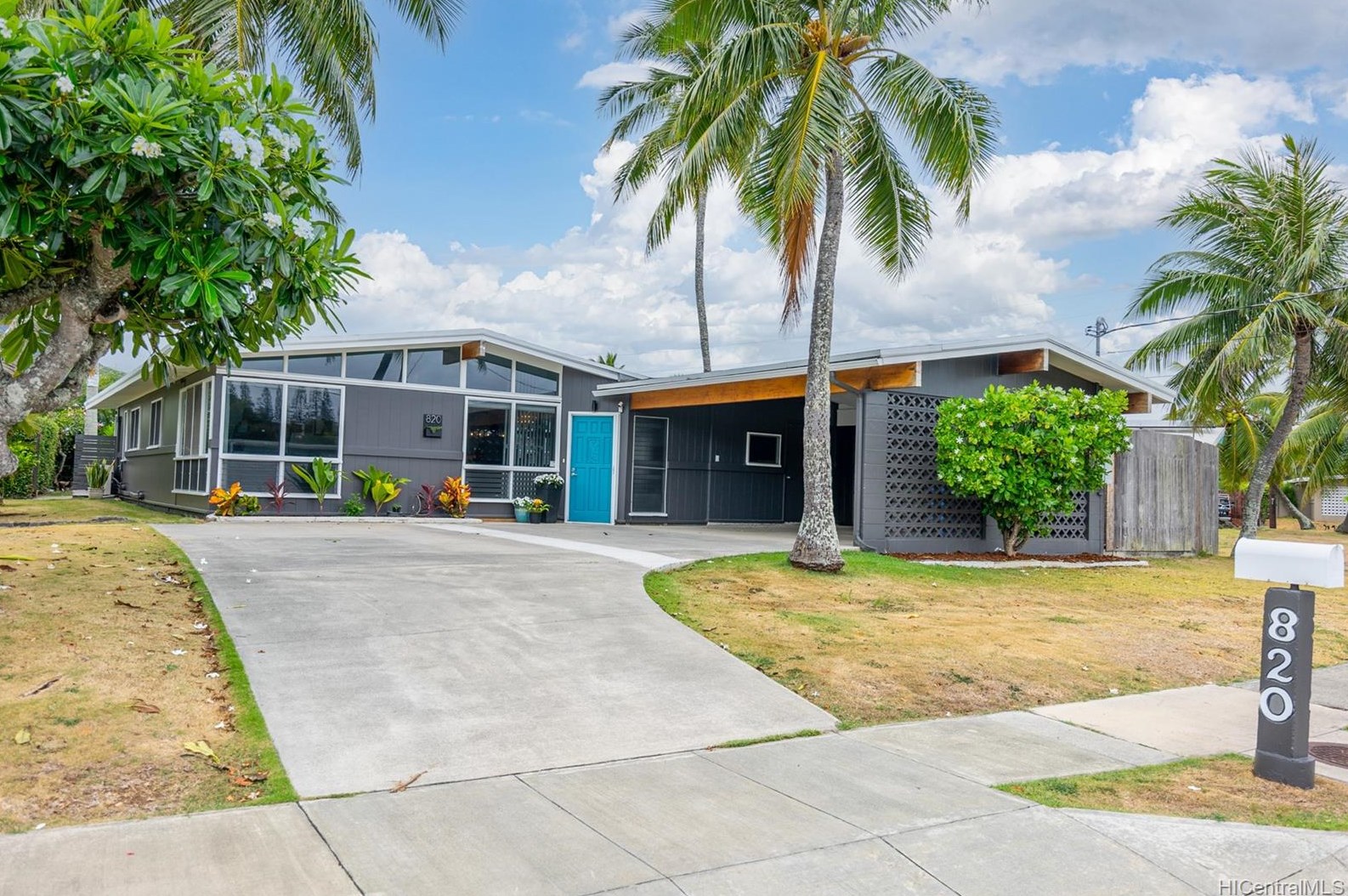 820 Alahaki St, Kailua, HI 96734-3838