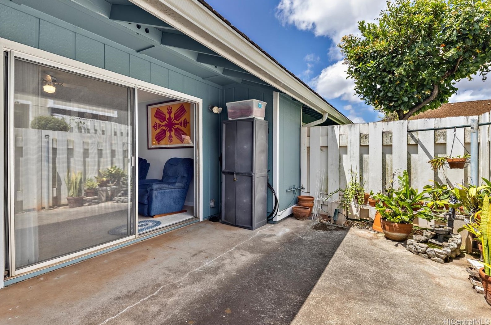 94-721 Paaono St, Waipahu, HI 96797-4460