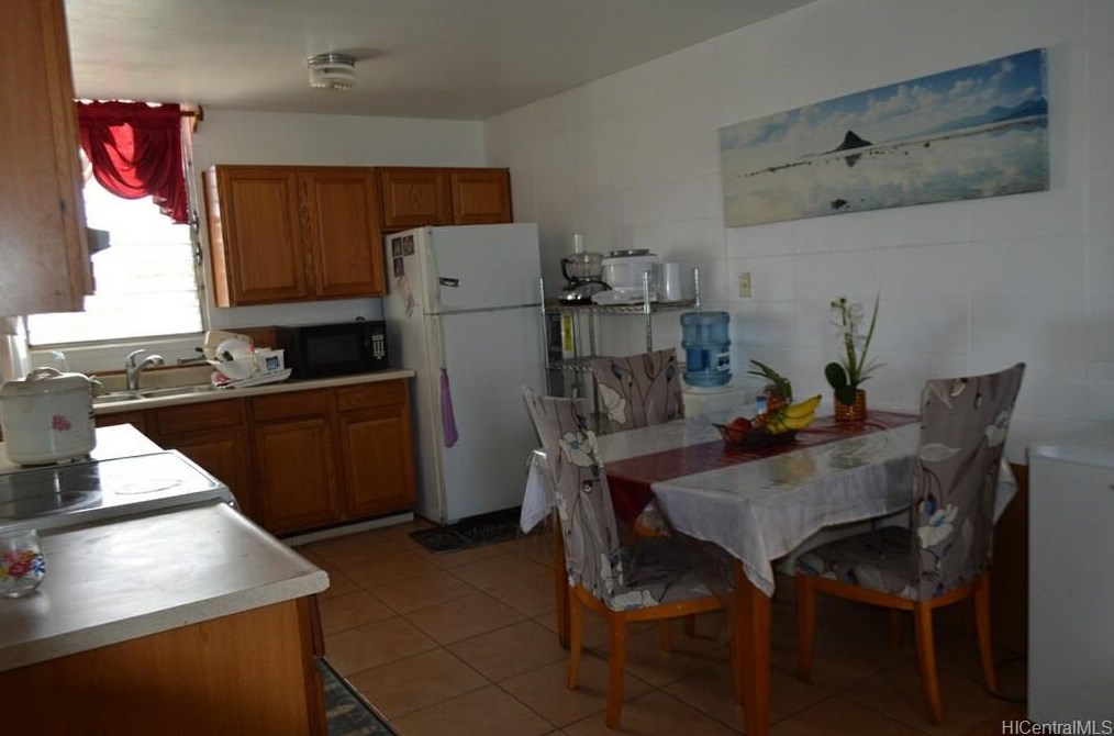94 010 Leolua St #c-202, Waipahu, HI 96797
